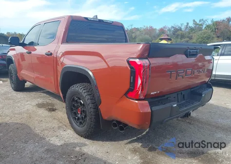 2024 Toyota Tundra Hybrid Trd Pro 4Wd z USA, uszkodzony, nr VIN 5TFPC5DB9RX045098